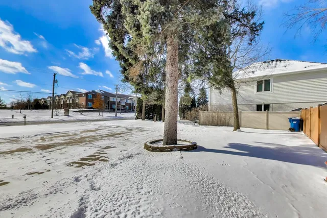 $799,999 | 16W234 91st Street, Burr Ridge, IL 60527