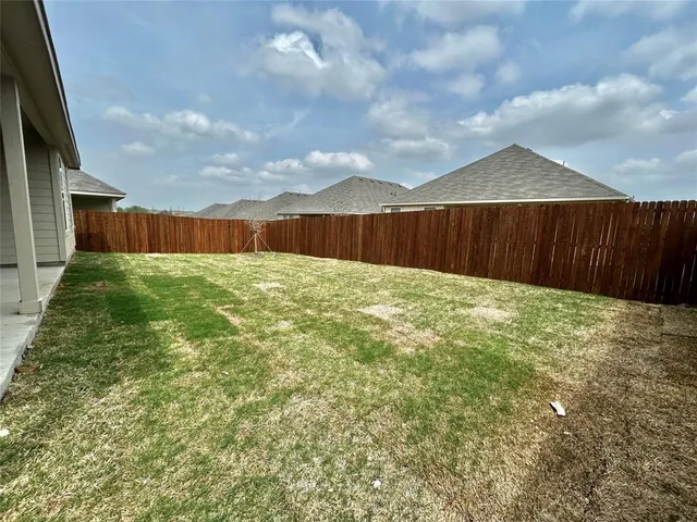 $2,500 | 326 Sedalia Trail, Justin, TX 76247