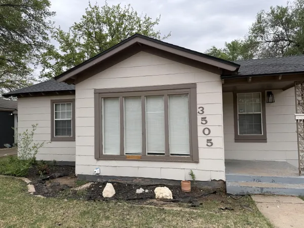 $1,350 | 3505 29th Street, Lubbock, TX 79410