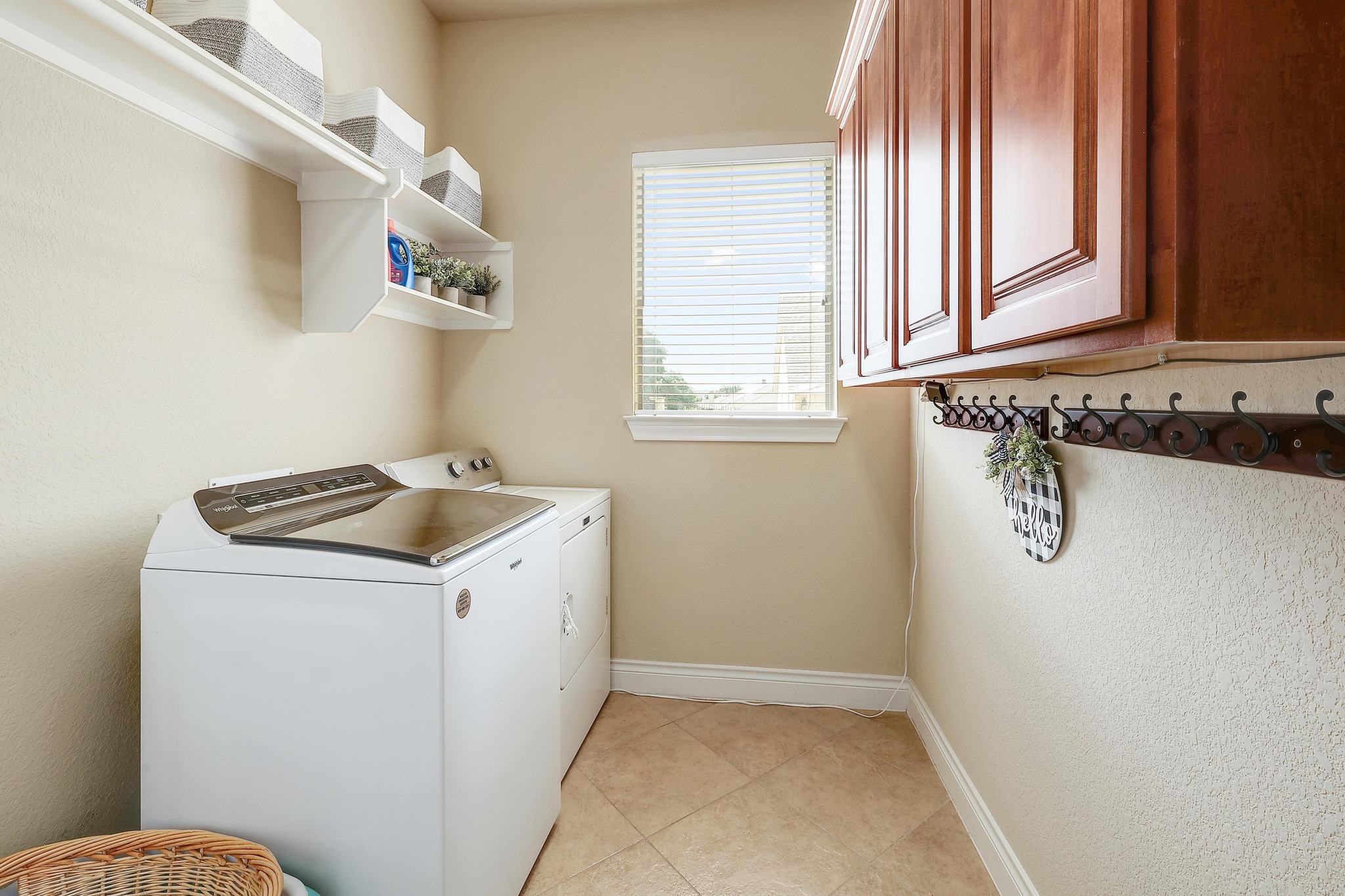 1617 High Lonesome Leander, TX 78641 - Photo 27 of 40 Utility/laundry room off kitchen