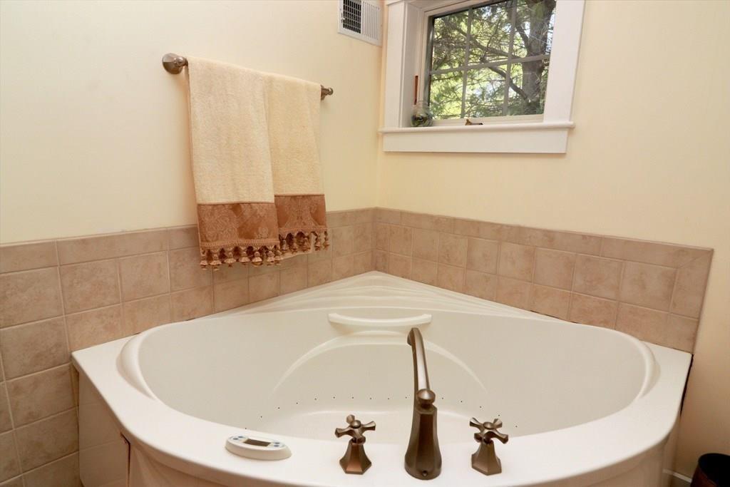 17 Dover Road Natick, MA 01760 - Photo 23 of 33 Gallery Image 23