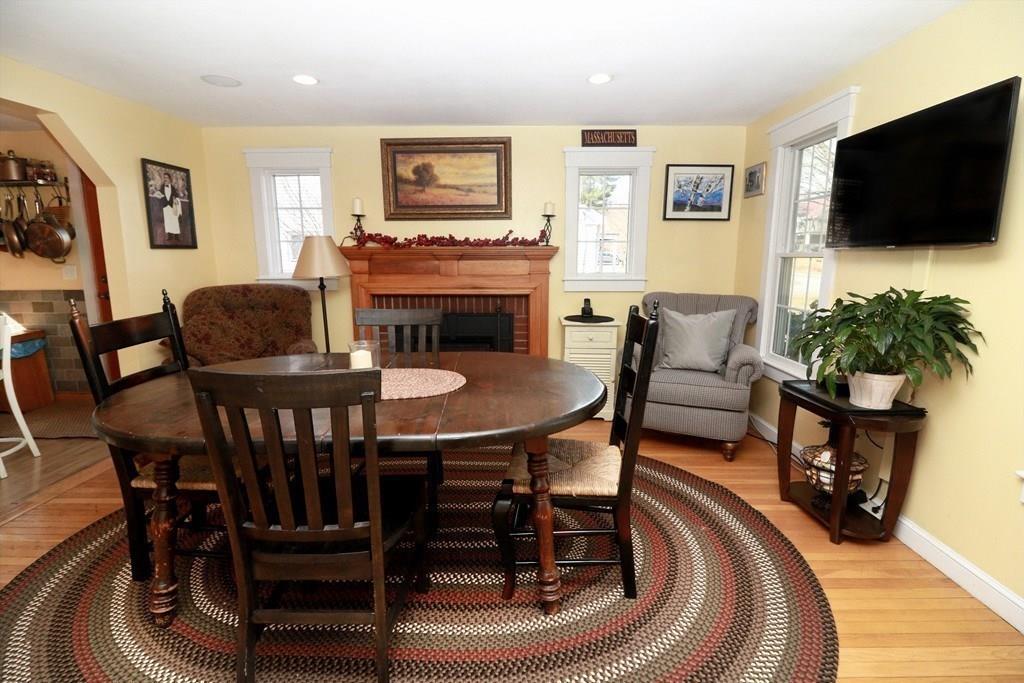 17 Dover Road Natick, MA 01760 - Photo 5 of 33 Gallery Image 5