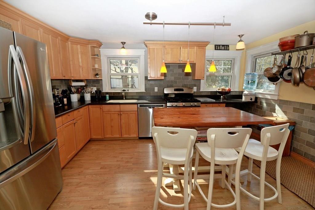17 Dover Road Natick, MA 01760 - Photo 7 of 33 Gallery Image 7