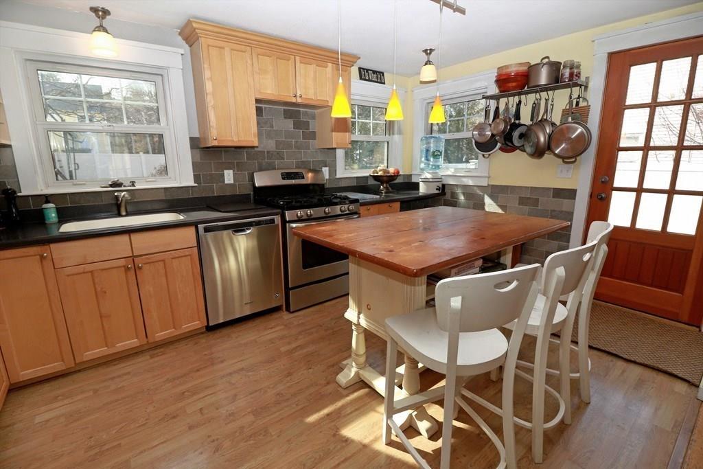 17 Dover Road Natick, MA 01760 - Photo 8 of 33 Gallery Image 8