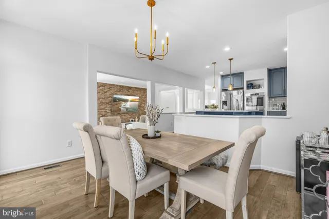 $1,025,000 | 9800 Bolton Village Court, Fairfax, VA 22032