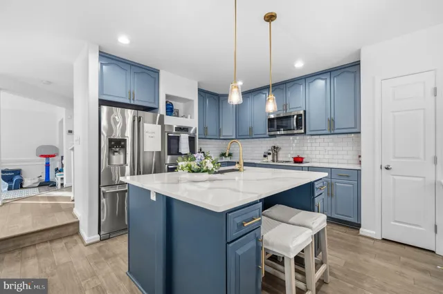 $1,025,000 | 9800 Bolton Village Court, Fairfax, VA 22032