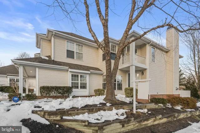 $1,025,000 | 9800 Bolton Village Court, Fairfax, VA 22032