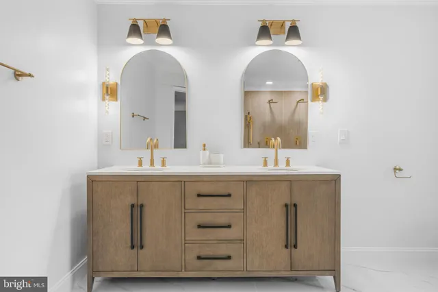 $1,025,000 | 9800 Bolton Village Court, Fairfax, VA 22032