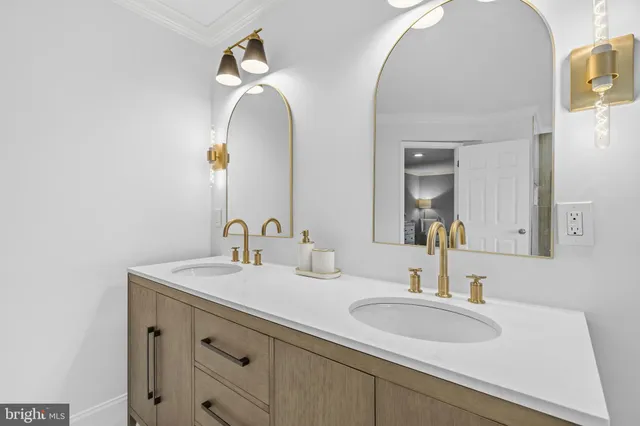 $1,025,000 | 9800 Bolton Village Court, Fairfax, VA 22032