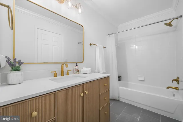 $1,025,000 | 9800 Bolton Village Court, Fairfax, VA 22032