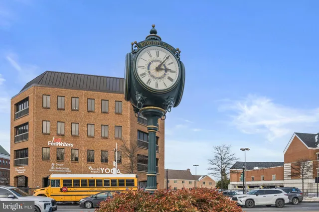 $1,025,000 | 9800 Bolton Village Court, Fairfax, VA 22032