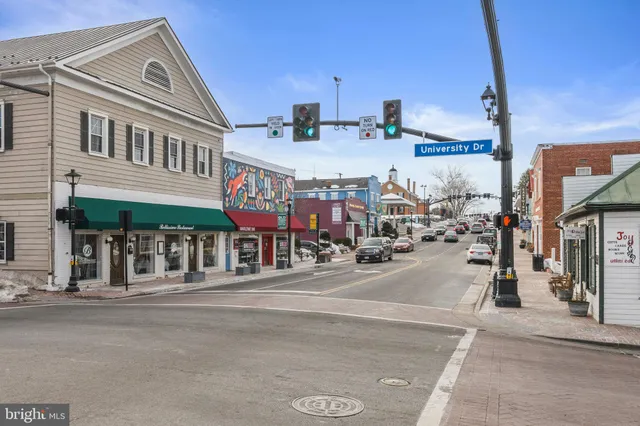 $1,025,000 | 9800 Bolton Village Court, Fairfax, VA 22032