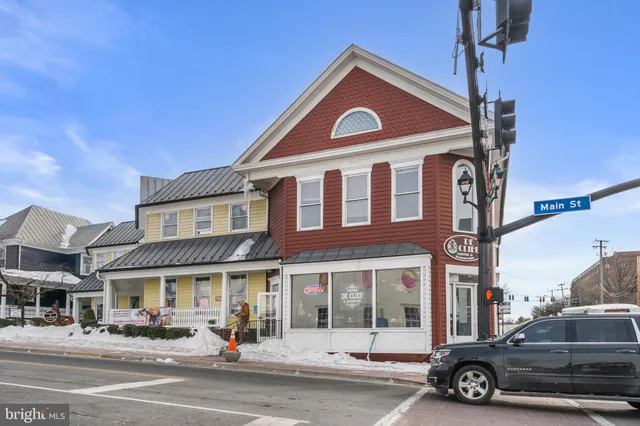 $1,025,000 | 9800 Bolton Village Court, Fairfax, VA 22032