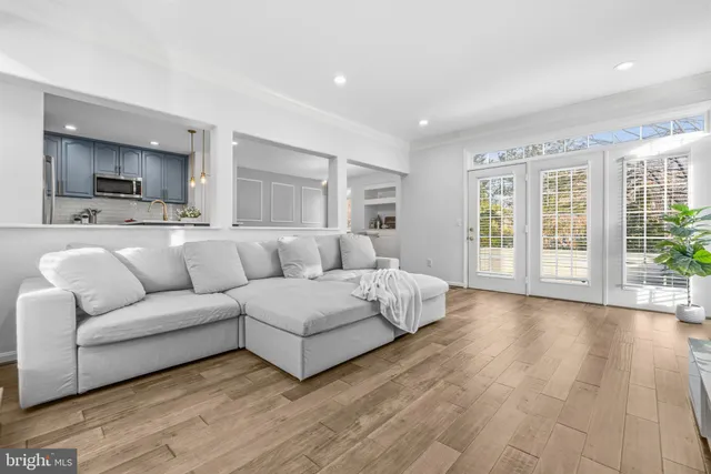 $1,025,000 | 9800 Bolton Village Court, Fairfax, VA 22032