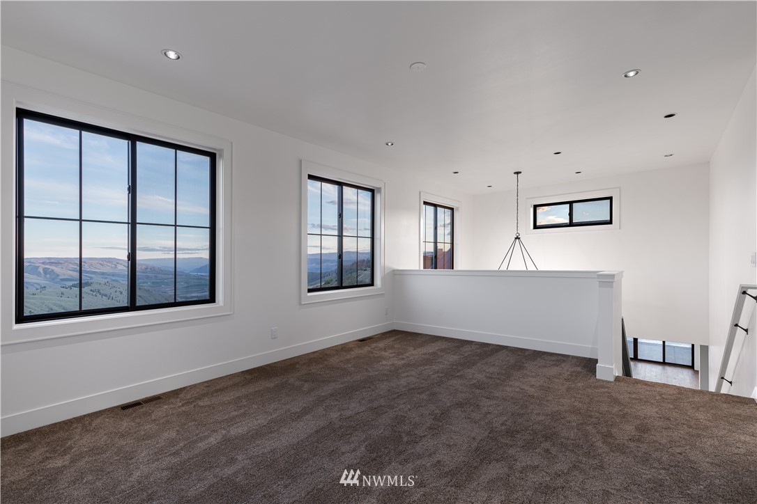 522 Hawks Ridge Road Chelan, WA 98816 - Photo 20 of 24 Gallery Image 20