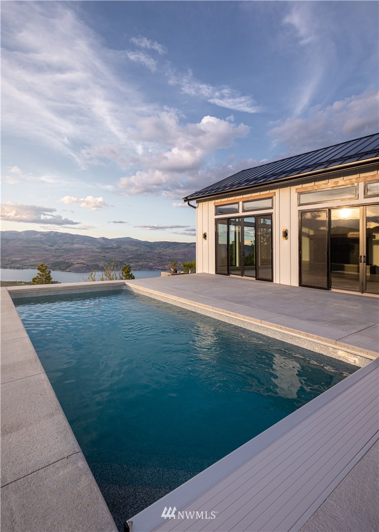 522 Hawks Ridge Road Chelan, WA 98816 - Photo 4 of 24 Gallery Image 4