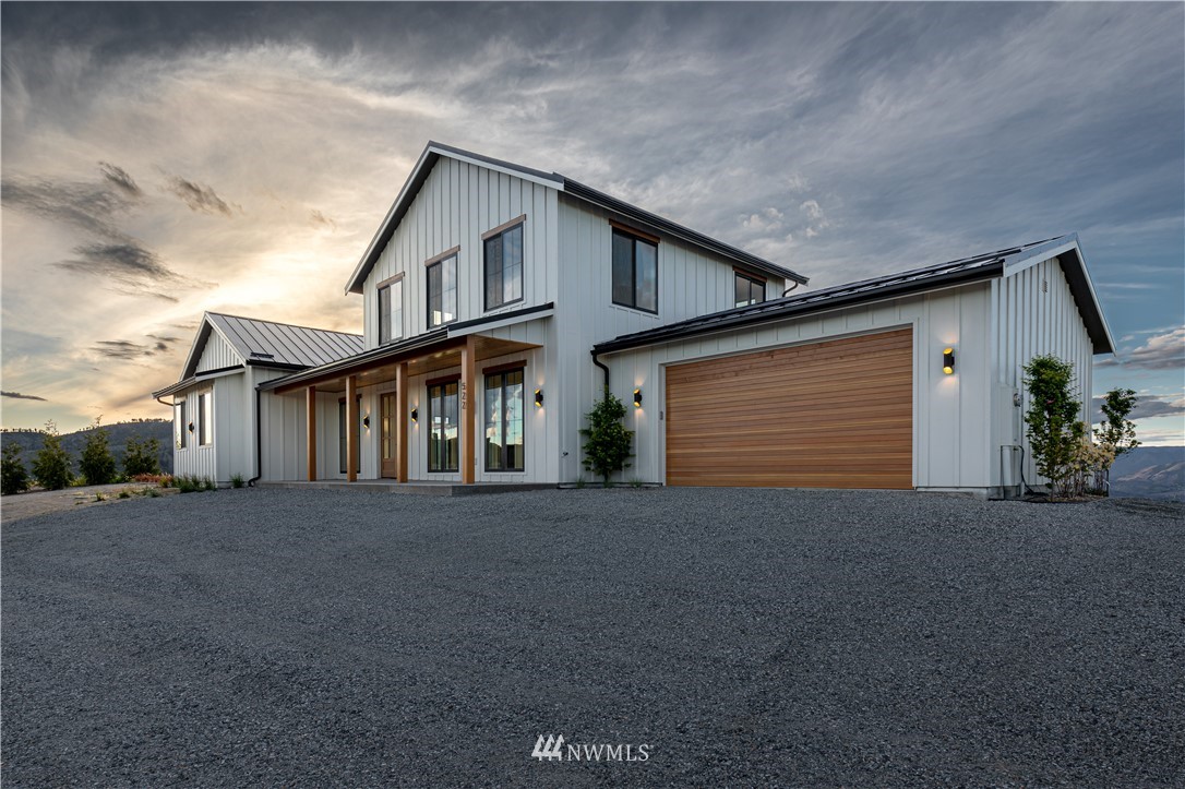 522 Hawks Ridge Road Chelan, WA 98816 - Photo 5 of 24 Gallery Image 5
