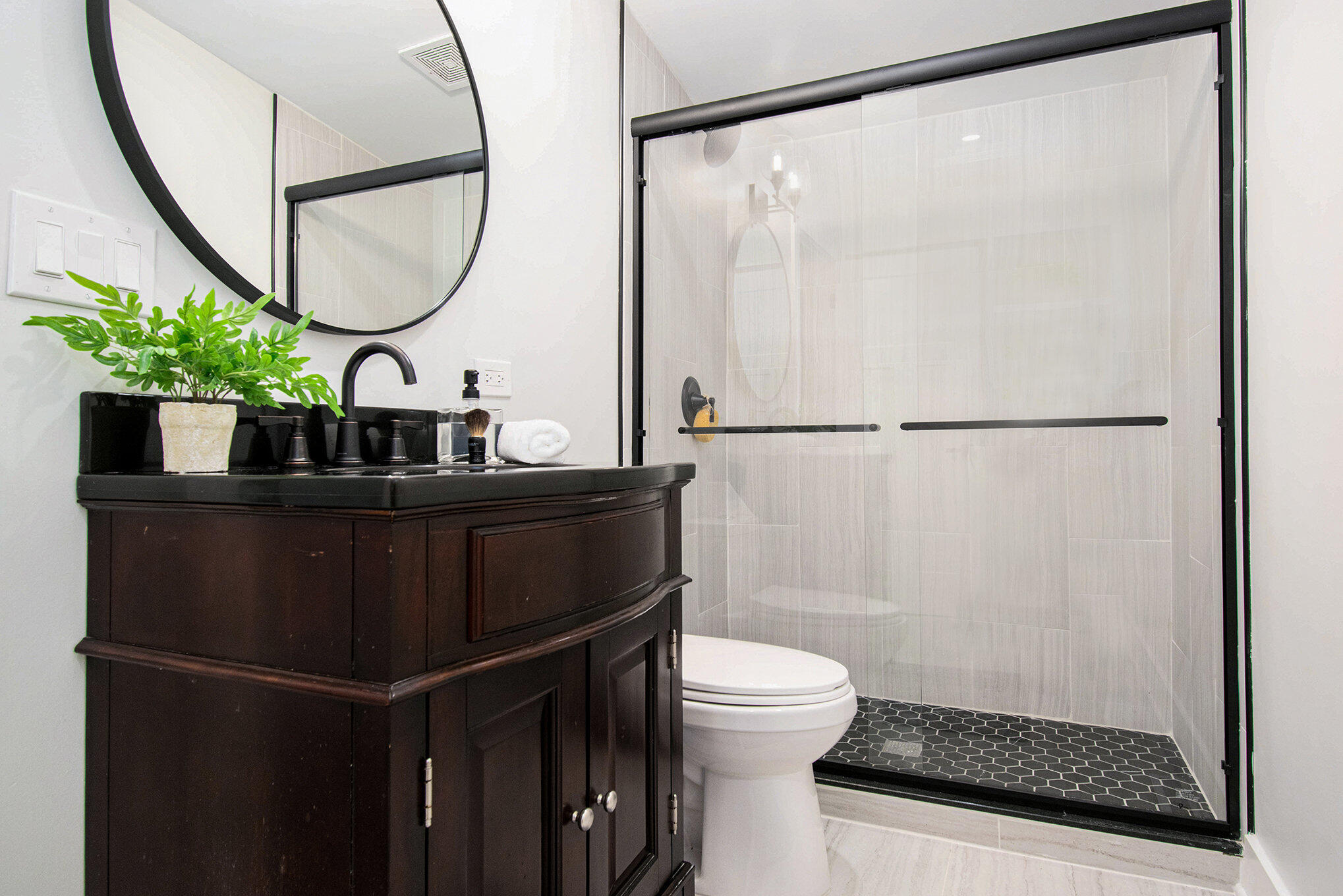 8460 Warren Woods Road Three Oaks, MI 49128 - Photo 11 of 24 013_photo_jul_30_2025_2_32_21_pm_244