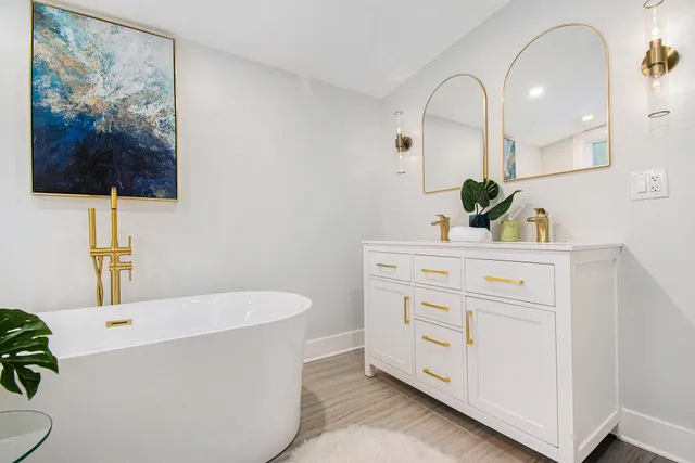 $498,000 | 8460 Warren Woods Road, Three Oaks, MI 49128