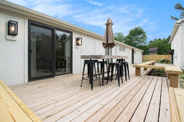 $498,000 | 8460 Warren Woods Road, Three Oaks, MI 49128