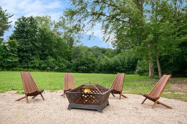 $498,000 | 8460 Warren Woods Road, Three Oaks, MI 49128