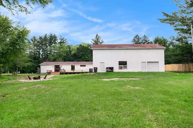 $498,000 | 8460 Warren Woods Road, Three Oaks, MI 49128