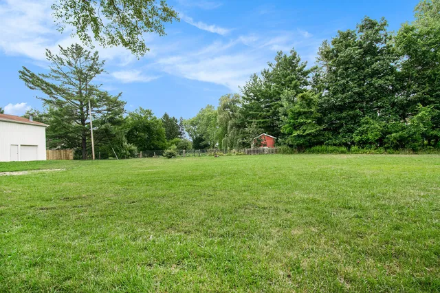 $498,000 | 8460 Warren Woods Road, Three Oaks, MI 49128