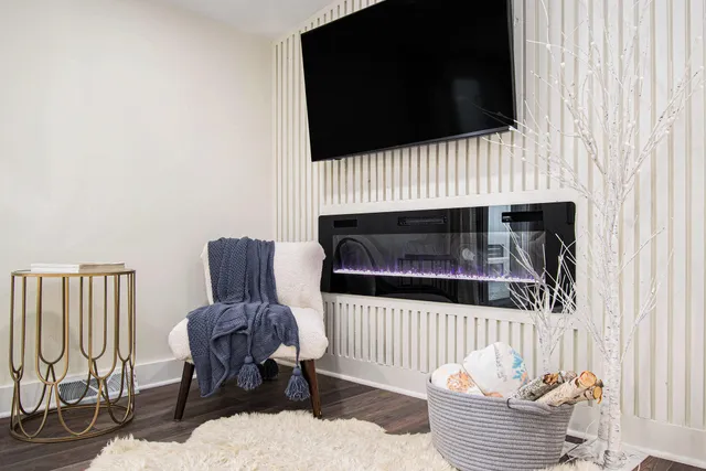 $498,000 | 8460 Warren Woods Road, Three Oaks, MI 49128