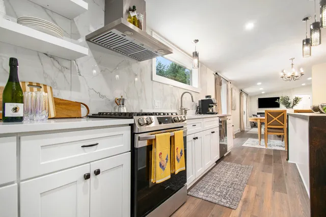 $498,000 | 8460 Warren Woods Road, Three Oaks, MI 49128