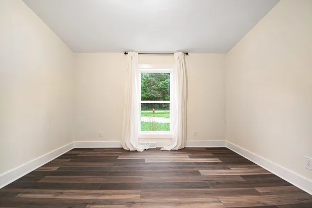 $498,000 | 8460 Warren Woods Road, Three Oaks, MI 49128