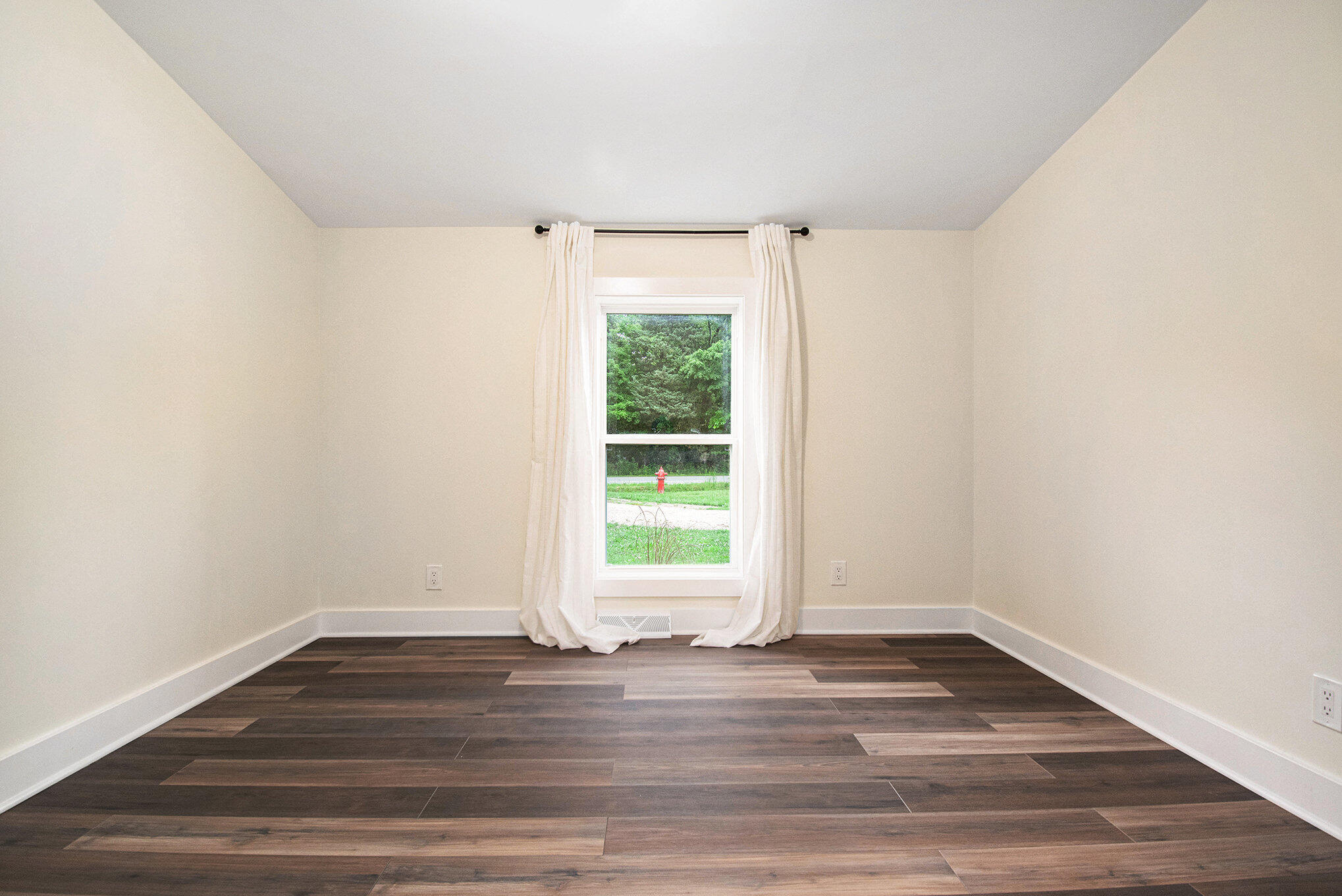 8460 Warren Woods Road Three Oaks, MI 49128 - Photo 10 of 24 012_photo_jul_30_2025_2_29_13_pm_668