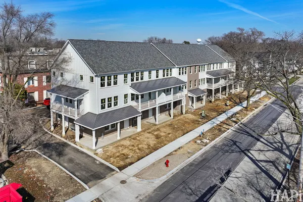 $829,000 | 160 Washington Street, Unit 160, Barrington, IL 60010