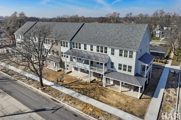 $829,000 | 160 Washington Street, Unit 160, Barrington, IL 60010