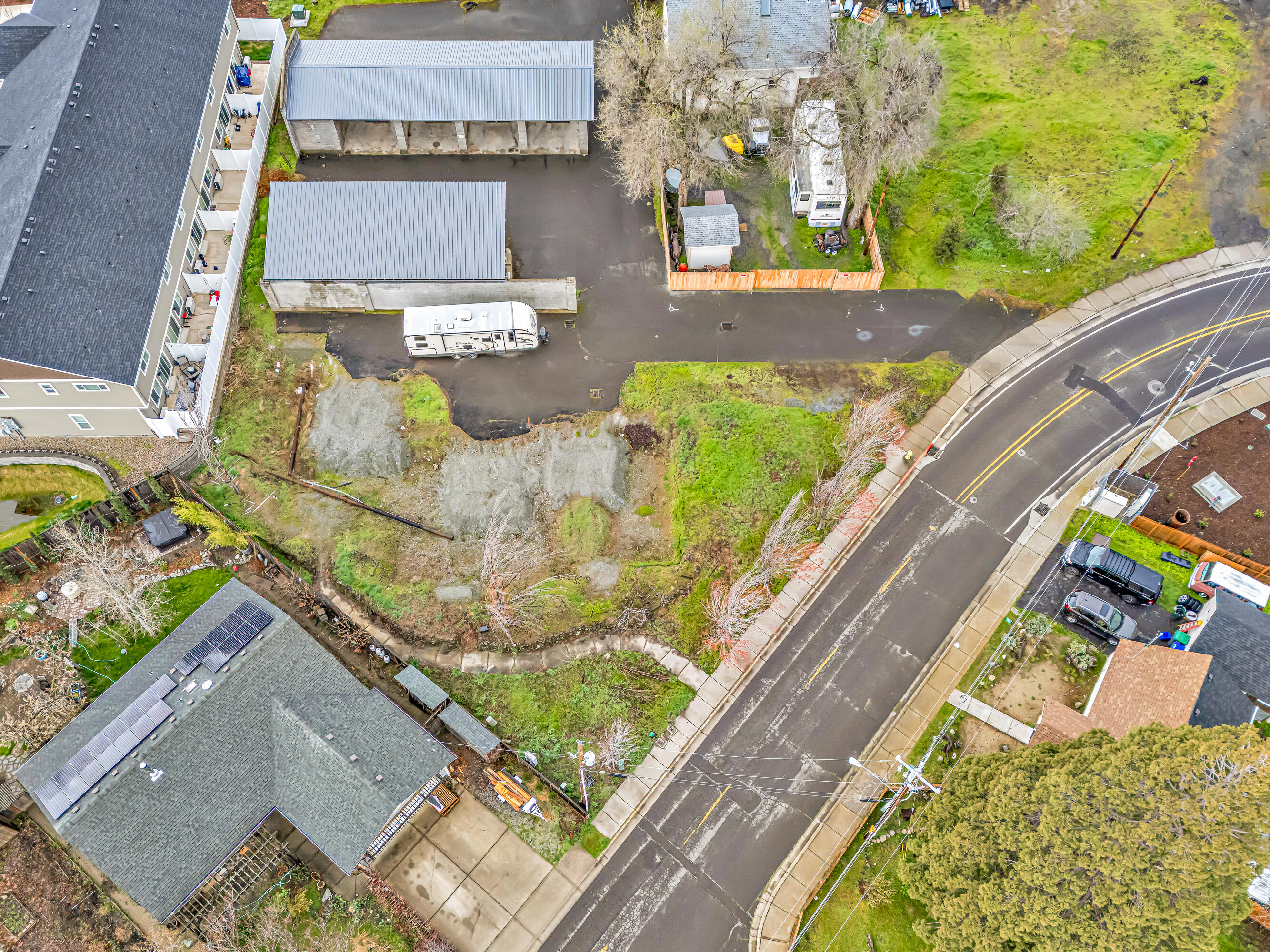 70 Suncrest Road Talent, OR 97540 - Photo 13 of 16 DJI_20250331090119_0007_D