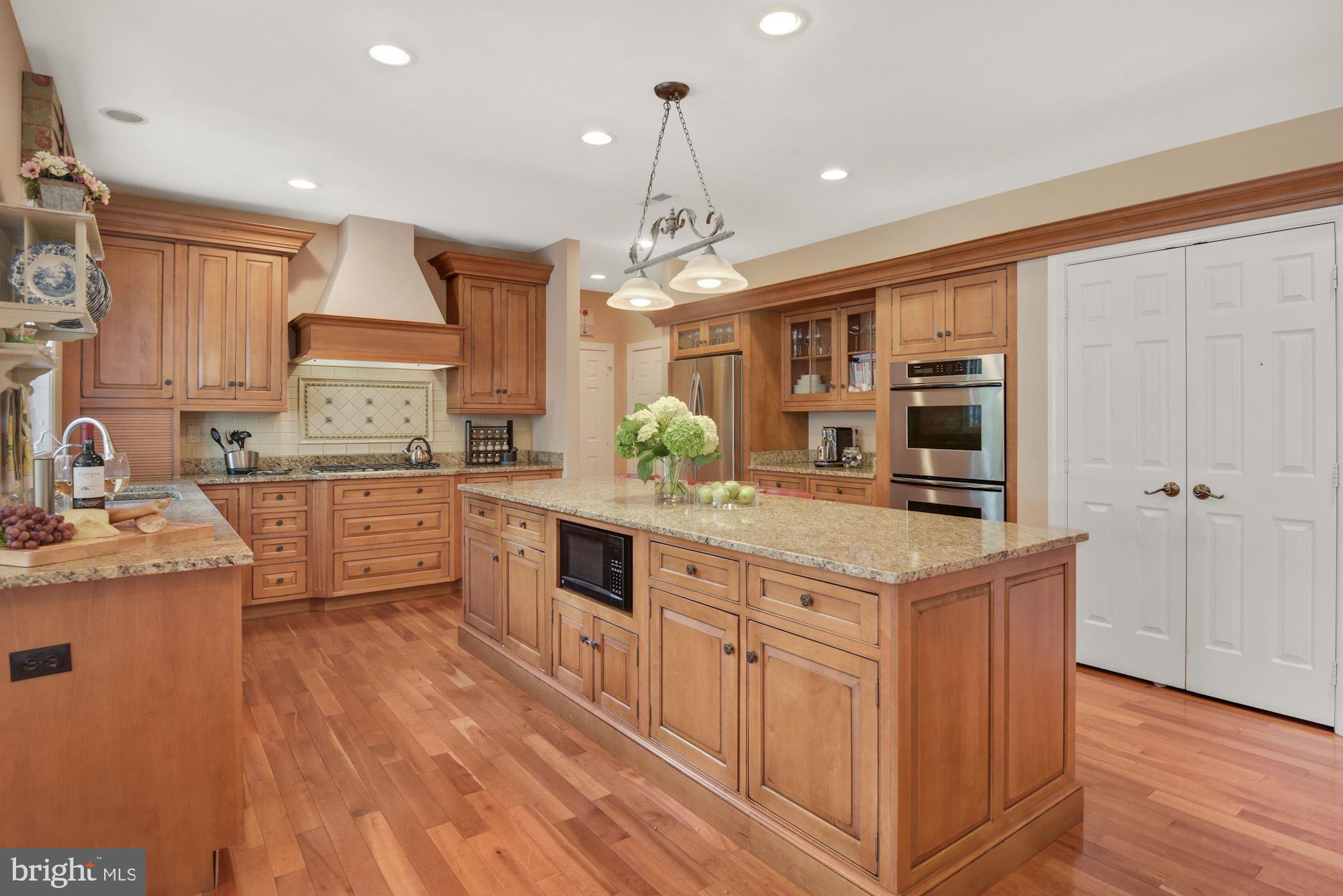 10415 Grey Fox Road Potomac, MD 20854 - Photo 17 of 58 Gallery Image 17