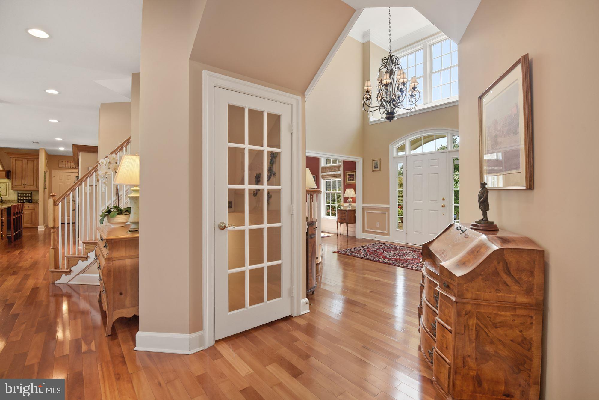 10415 Grey Fox Road Potomac, MD 20854 - Photo 6 of 58 Gallery Image 6
