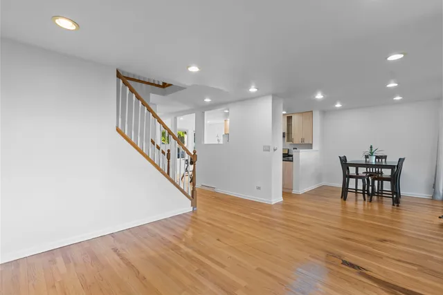 $268,000 | 671 Cedarwood Court, Wheeling, IL 60090