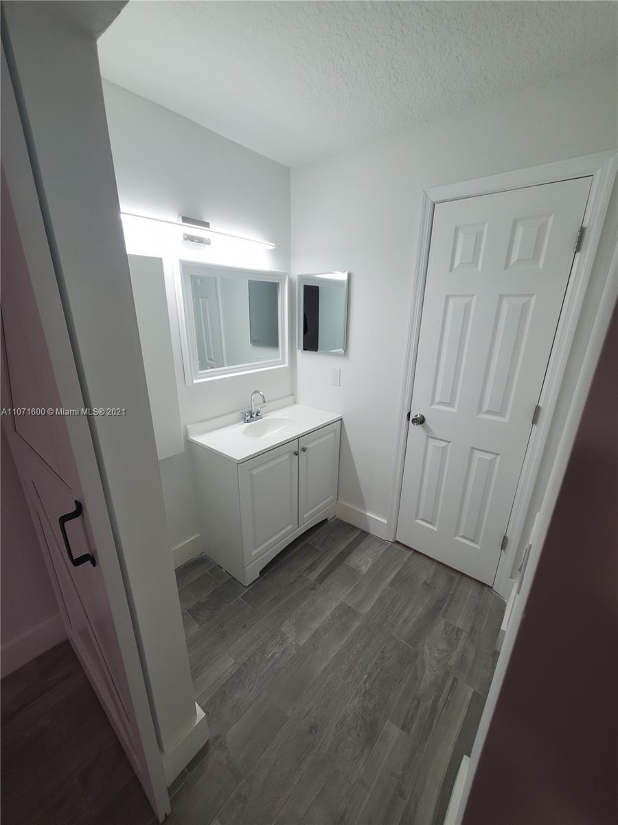 9431 Live Oak Place, Unit 108 Davie, FL 33324 - Photo 9 of 27