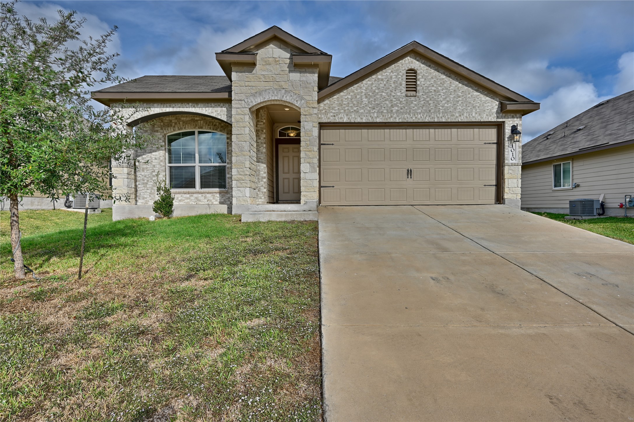1010 Fannin Street Brenham, TX 77833 - Photo 1 of 30
