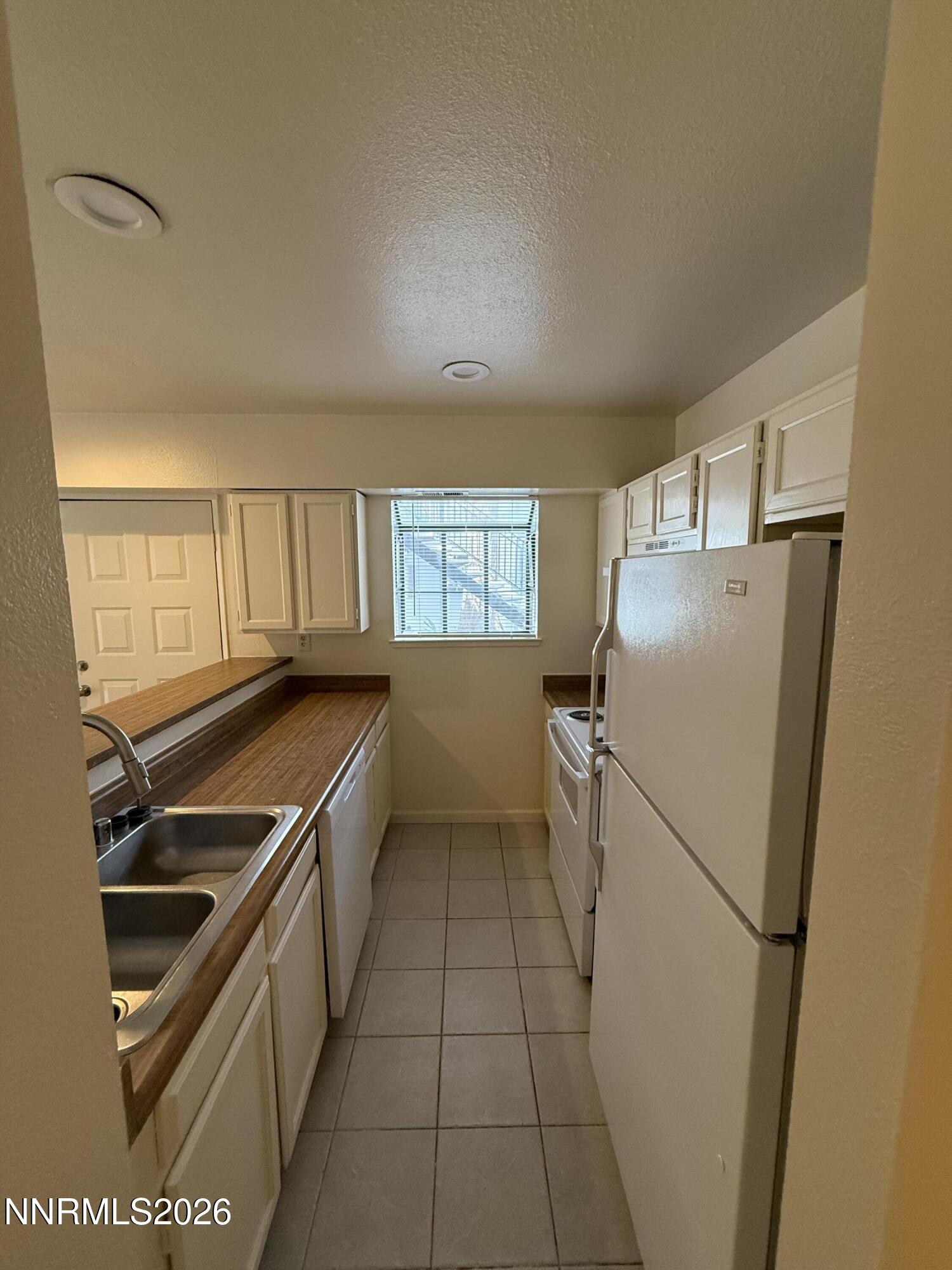 2201 Kietzke Lane, Unit H Reno, NV 89502 - Photo 6 of 10 2201 keitzke H 5