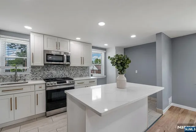 $2,600 | 47 Ekings Avenue, Unit 2, Hawthorne, NJ 07506