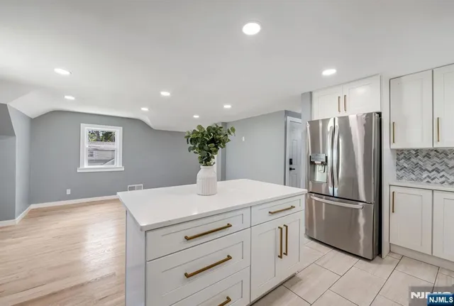 $2,600 | 47 Ekings Avenue, Unit 2, Hawthorne, NJ 07506