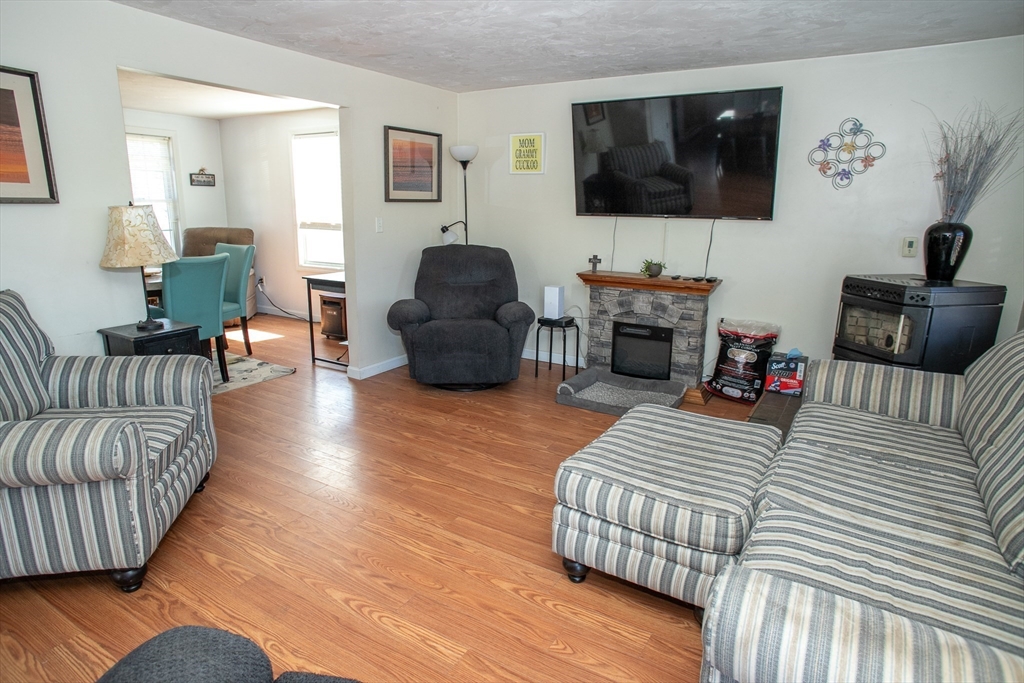 135 Bishop Road Fitchburg, MA 01420 - Photo 12 of 42 Gallery Image 12