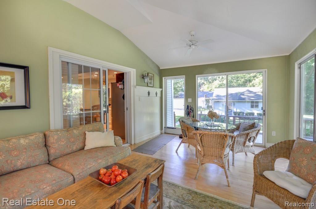 11498 Oak Grove Road Howell, MI 48855 - Photo 12 of 37 DSC_0085.jpg
