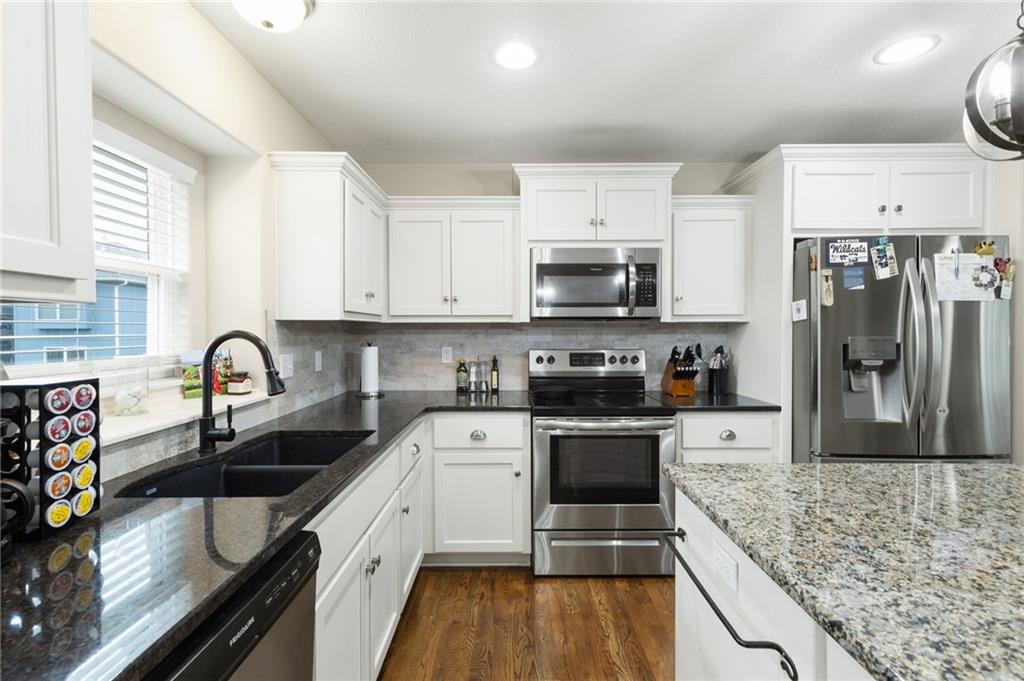 24969 West 148th Street Olathe, KS 66061 - Photo 11 of 46