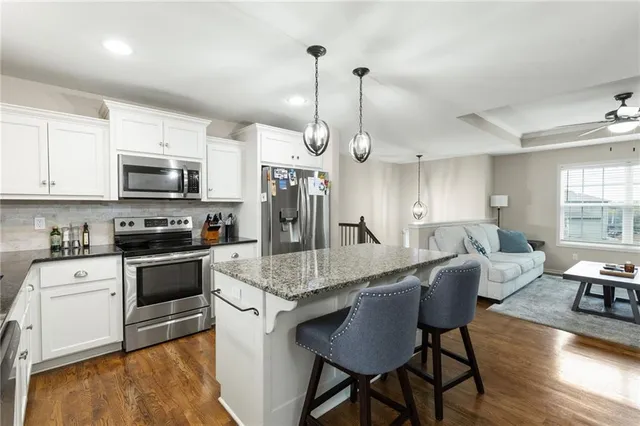 $405,000 | 24969 West 148th Street, Olathe, KS 66061