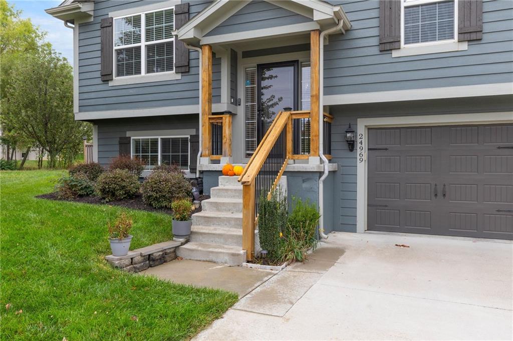 24969 West 148th Street Olathe, KS 66061 - Photo 3 of 46