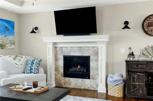 $405,000 | 24969 West 148th Street, Olathe, KS 66061