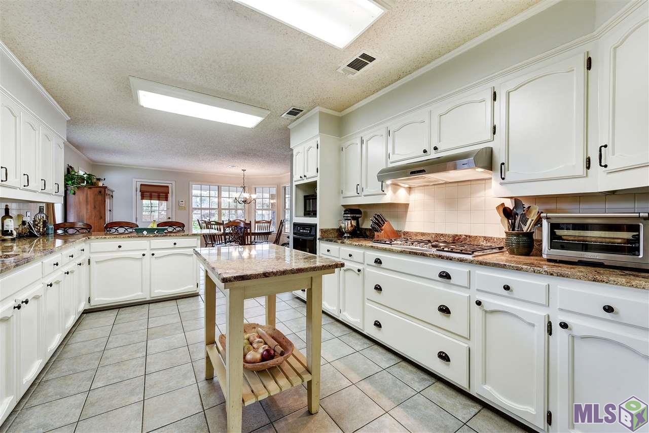 2932 Rene Beauregard Avenue Baton Rouge, LA 70820 - Photo 3 of 28 Gallery Image 3