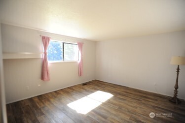 2210 Martin Road Mount Vernon, WA 98273 - Photo 33 of 38 Gallery Image 33